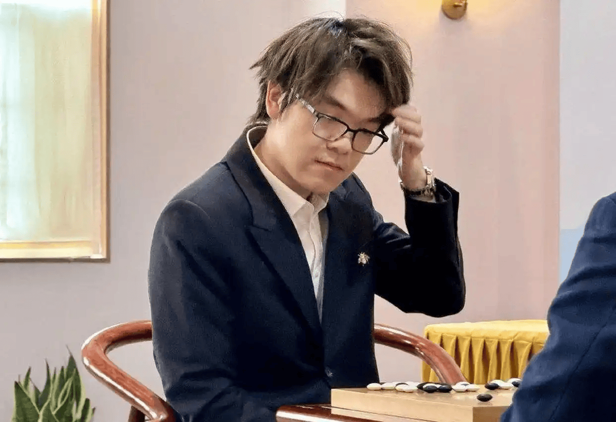 实力的比拼!柯洁,一步一个大坑跌入深渊,惨败不敌老对手朴廷桓