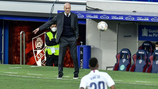 一步乱,步步乱 皇马无人可用已被逼到墙角